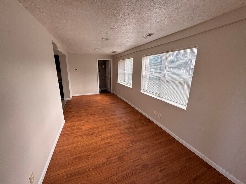 More Photos Of 2048 4th Ave, Cincinnati Multifamily For Sale