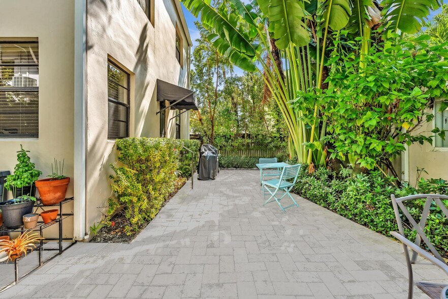 More Photos Of 836 W 40th St, Miami Beach Apartments For Sale
