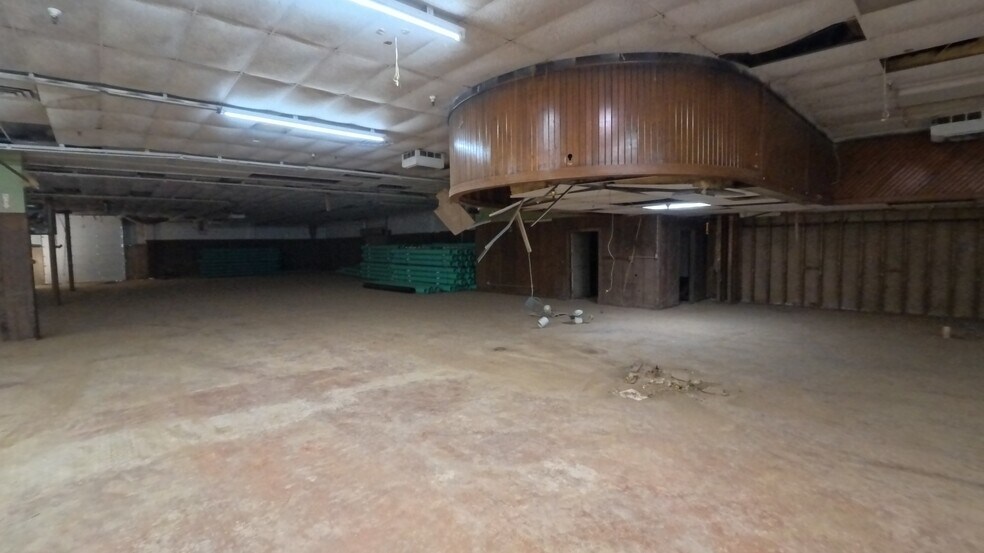 More Photos Of 5800 Midland Blvd, Fort Smith Sports And Entertainment For Lease