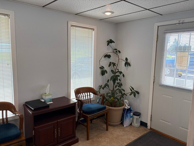More Photos Of 308 S Court St, Marion Freestanding For Sale