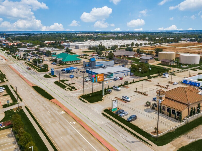 More Photos Of 3700 Teasley Dr, Hickory Creek Restaurant For Sale