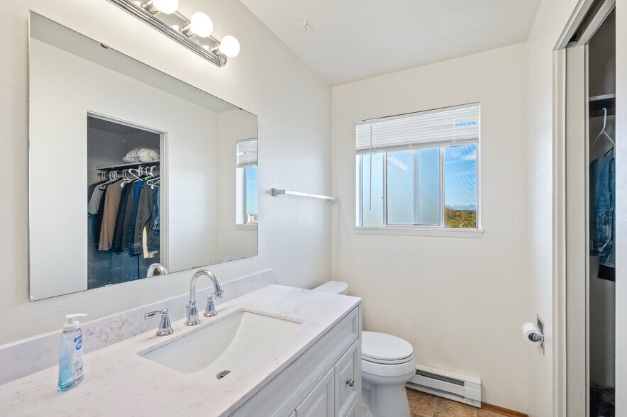 More Photos Of 318 3rd Ave S, Edmonds Apartments For Sale