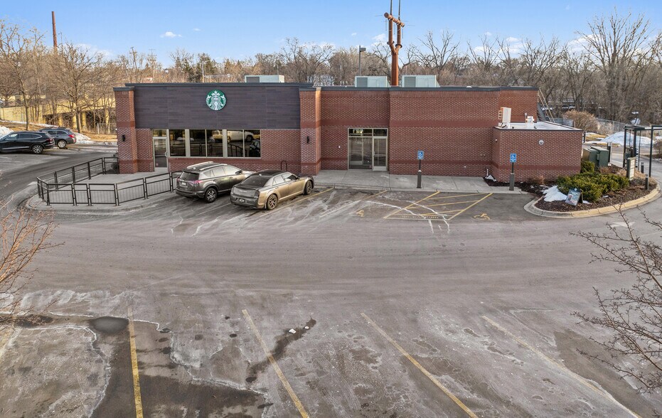 More Photos Of 2700 39th Ave NE, Saint Anthony Unknown For Sale