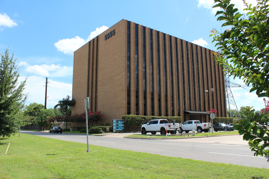 Primary Photo Of 5555 West Loop South, Bellaire Medical For Lease