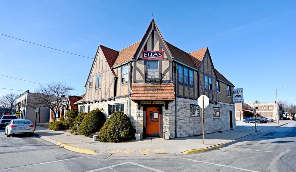 More Photos Of 200 N 2nd St, Watertown Restaurant For Sale