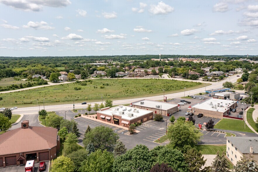 More Photos Of 551 S 8th St, West Dundee Restaurant For Sale