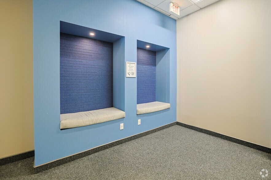 More Photos Of 465 Waverley Oaks Rd, Waltham Office For Lease