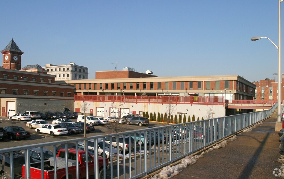 More Photos Of 100-140 Riverview Ctr, Middletown Office For Lease