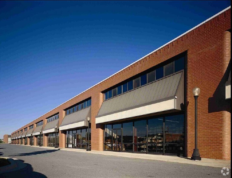 More Photos Of 3321 75th Ave, Landover Warehouse For Lease