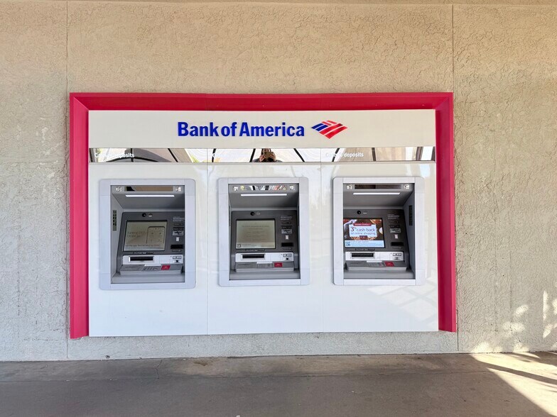 More Photos Of 1820 Oro Dam Blvd E, Oroville Bank For Lease