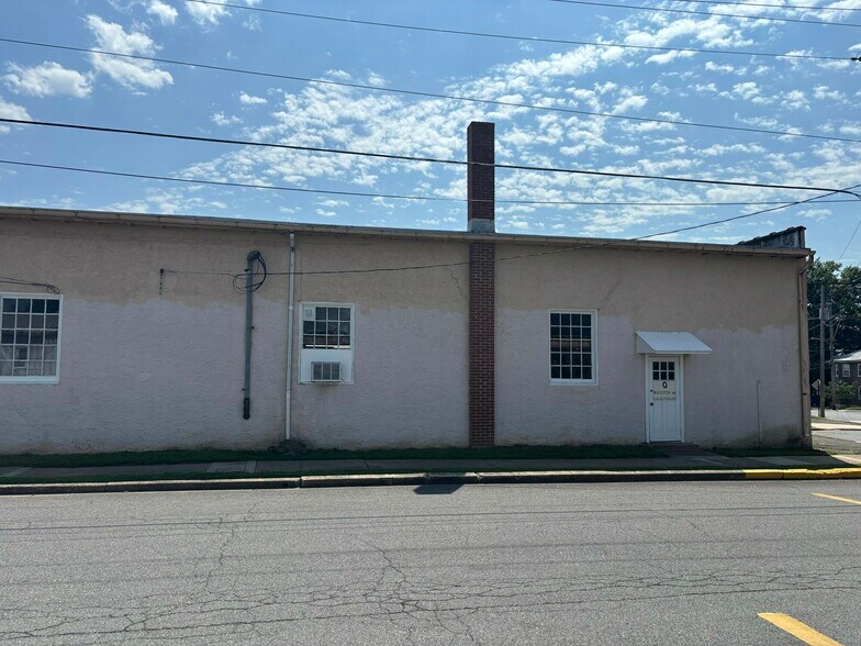More Photos Of 6 Lemon St, Pottstown Warehouse For Lease