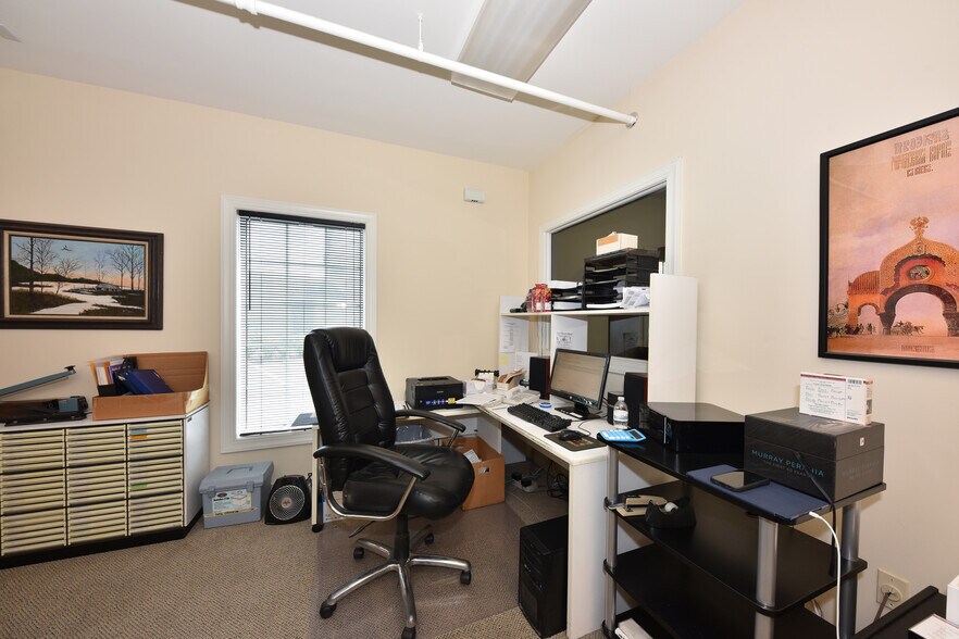 More Photos Of 8766 N Deerwood Dr, Milwaukee Freestanding For Sale