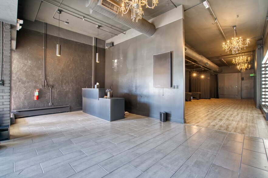 More Photos Of 2027-2035 Broadway, Boulder General Retail For Sale