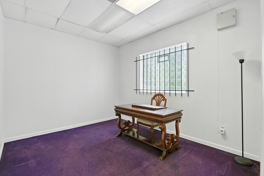 More Photos Of 19042 W McNichols Rd, Detroit Storefront For Sale