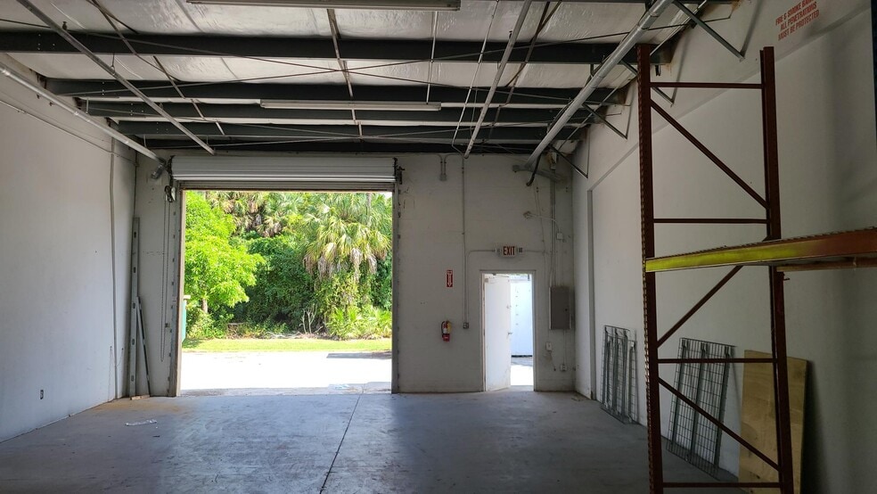 More Photos Of 28631 N Diesel Dr, Bonita Springs Light Manufacturing For Lease