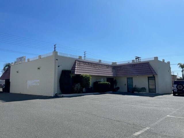 More Photos Of 1012-1016 N Tustin St, Orange Freestanding For Sale