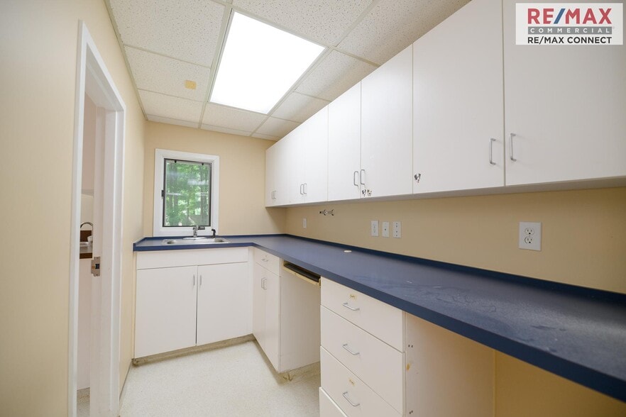More Photos Of 3440 Hampton Hwy, Yorktown Office For Lease