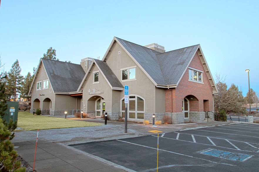 More Photos Of 628 NW York Dr, Bend Office For Lease