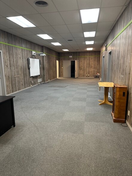 More Photos Of 128 E Main St, Leipsic Storefront Retail Office For Sale
