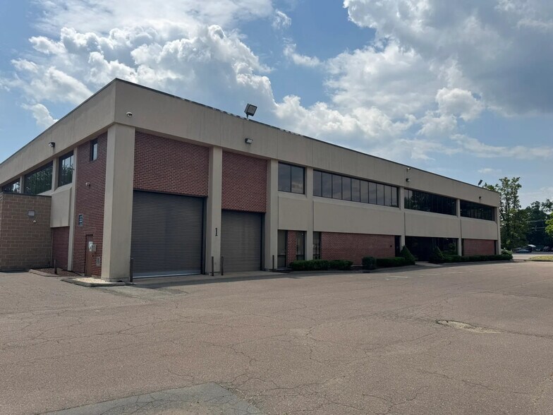 More Photos Of 8 Nutmeg Rd S, South Windsor Light Manufacturing For Lease
