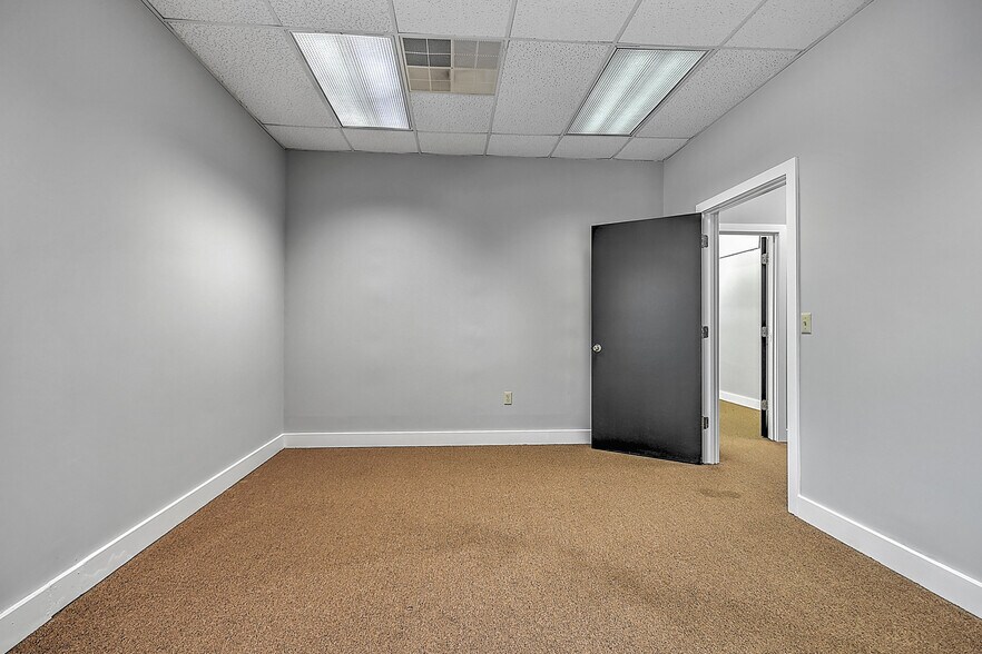 More Photos Of 10376 Wallace Alley St, Kingsport Office For Lease