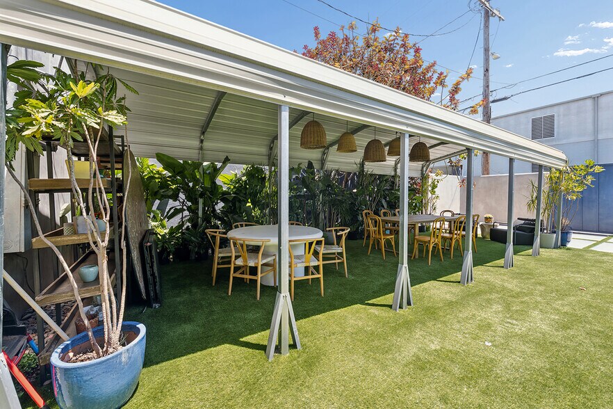 More Photos Of 8560 Venice Blvd, Los Angeles Storefront Retail Office For Sale