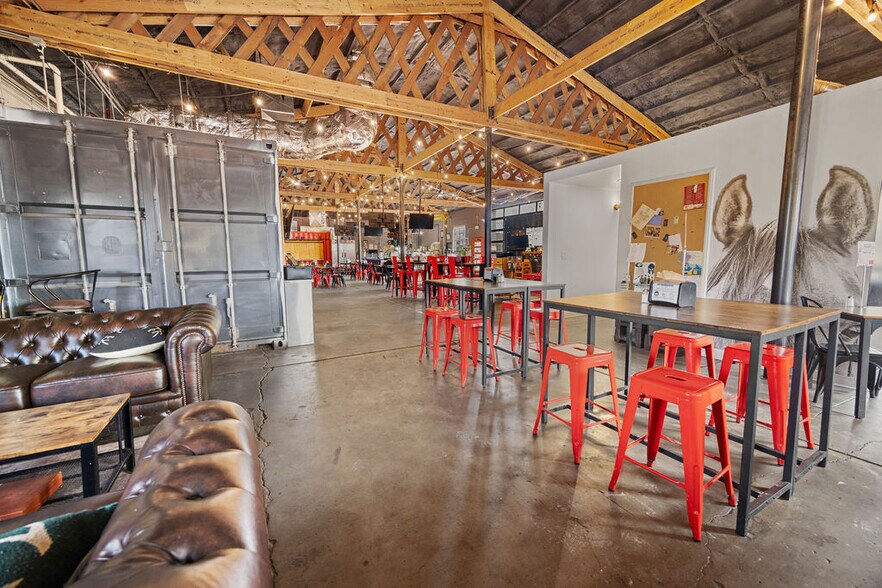 More Photos Of 1589 W Victory Way, Craig Flex For Sale