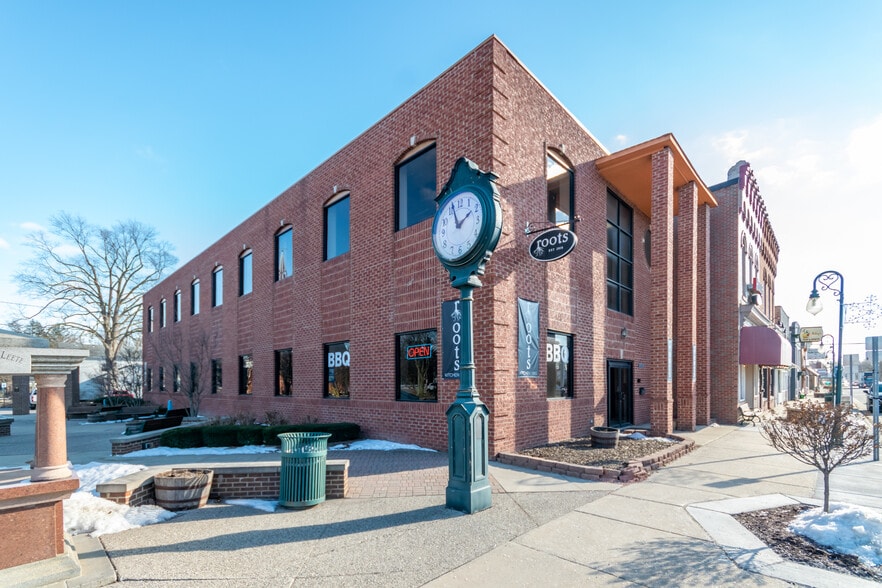 More Photos Of 107 S Main St, Almont Restaurant For Lease