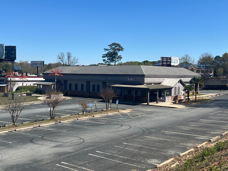 More Photos Of 6363 Peachtree Industrial Blvd, Atlanta Restaurant For Lease