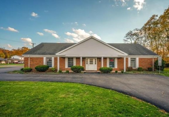 Primary Photo Of 1420 W Main St, Alliance Medical For Sale