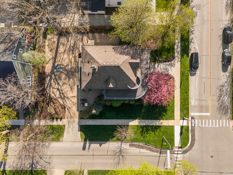 More Photos Of 237 W Jefferson Ave, Naperville Freestanding For Sale