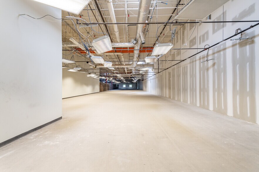 More Photos Of 575 West St, Mansfield Light Distribution For Lease