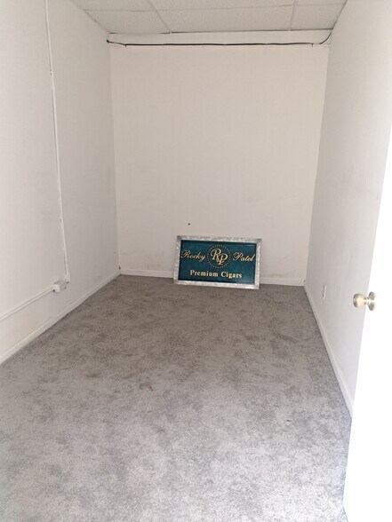 More Photos Of 127 Perry St, Trenton General Retail For Sale