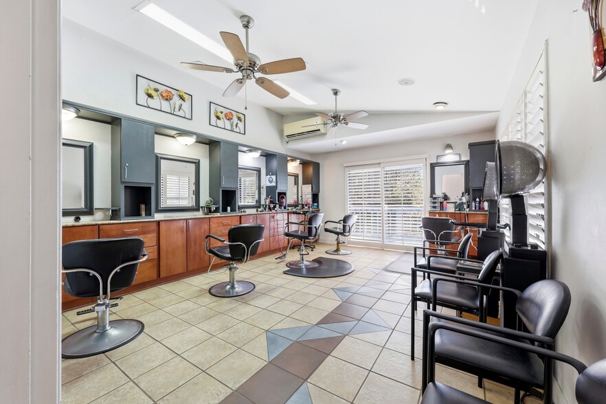 More Photos Of 3683 Crown Point Rd, Jacksonville Storefront Retail Office For Sale