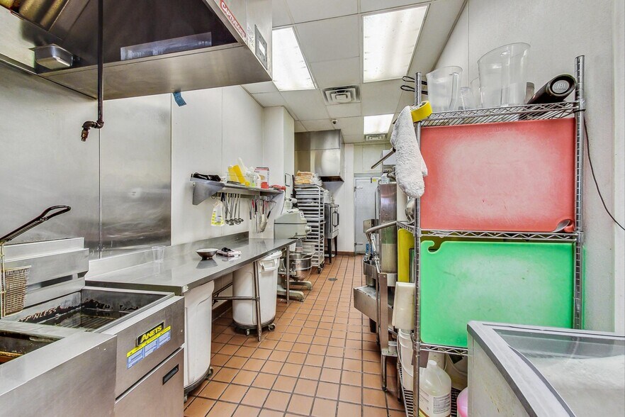 More Photos Of 1359 N Milwaukee Ave, Chicago Restaurant For Sale