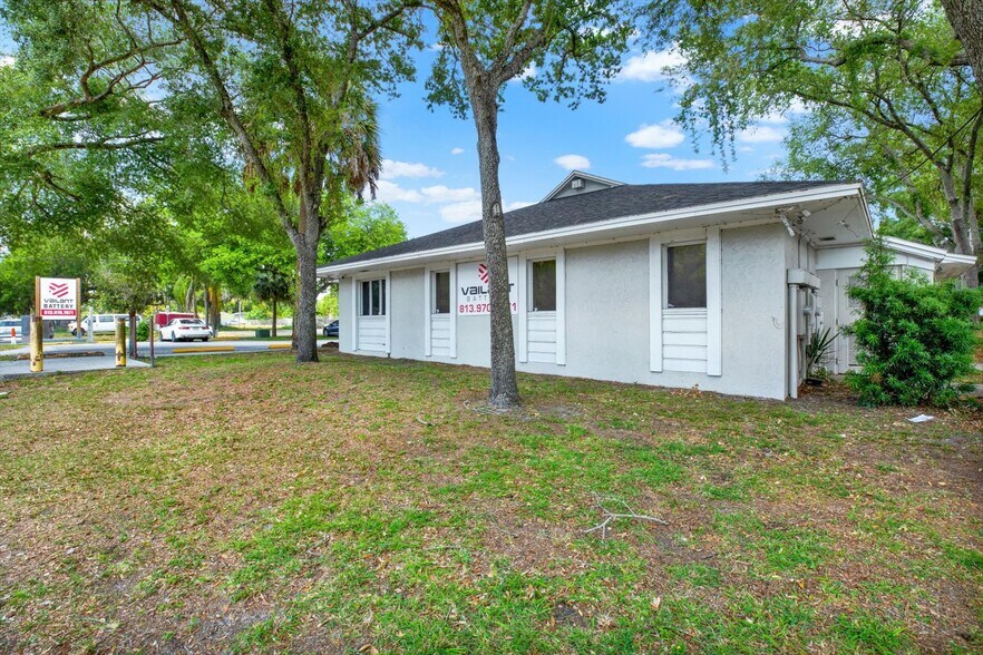 More Photos Of 12425 N Florida Ave, Tampa Medical For Sale