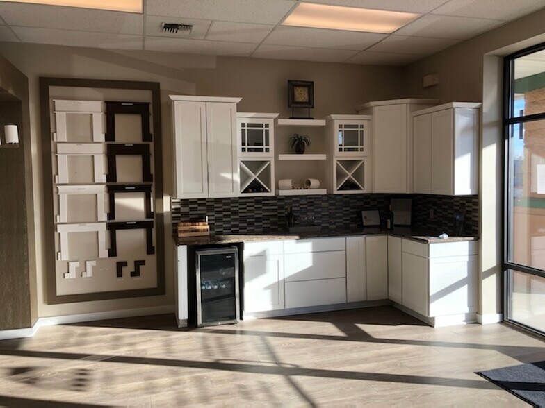 More Photos Of 2201 W Nob Hill Blvd, Yakima Freestanding For Lease