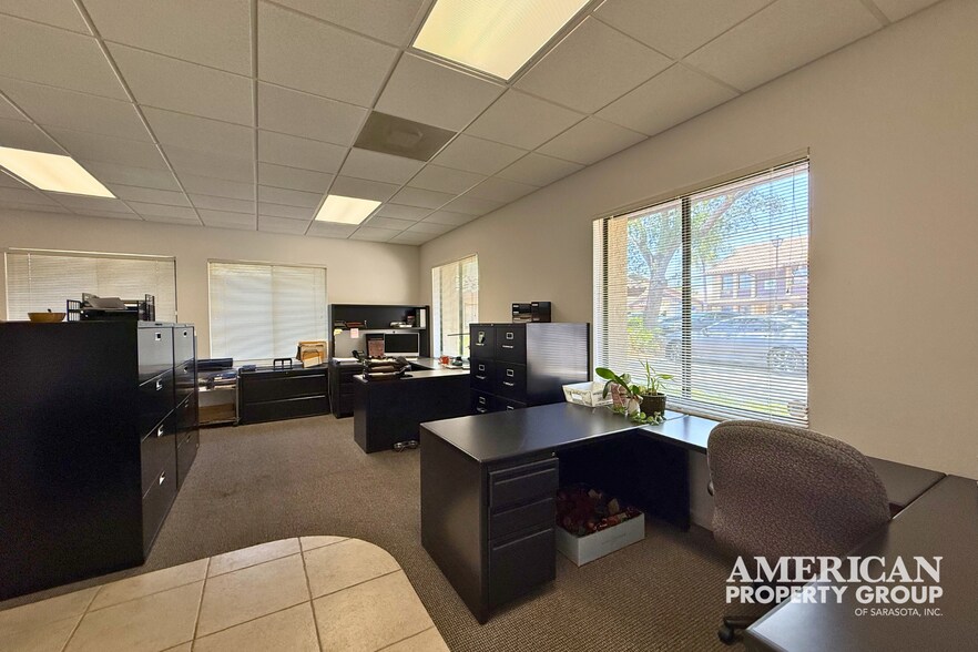More Photos Of 7085 S Tamiami Trl, Sarasota Office For Sale