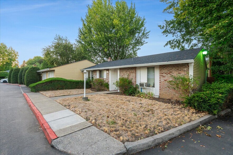 More Photos Of 1757 NE 162nd Ave, Portland Apartments For Sale