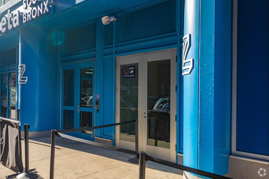 More Photos Of 425 Westchester Ave, Bronx Office For Lease