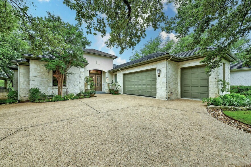 More Photos Of 2305 Barton Creek Blvd, Austin Apartments For Sale