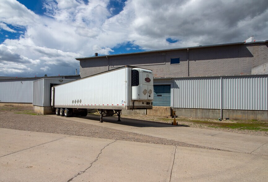 More Photos Of 131 22 St N, Lethbridge Refrigeration Cold Storage For Sale