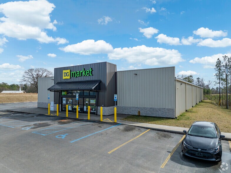 More Photos Of 224 E Stage Coach Trl, Falls St,, Lawndale Freestanding For Sale