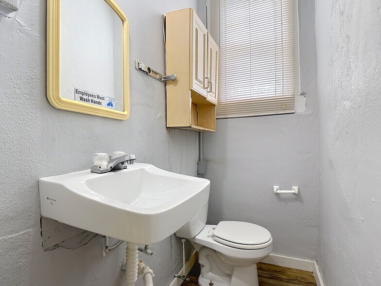 More Photos Of 390 N Bridge St, LaBelle Storefront Retail Office For Sale