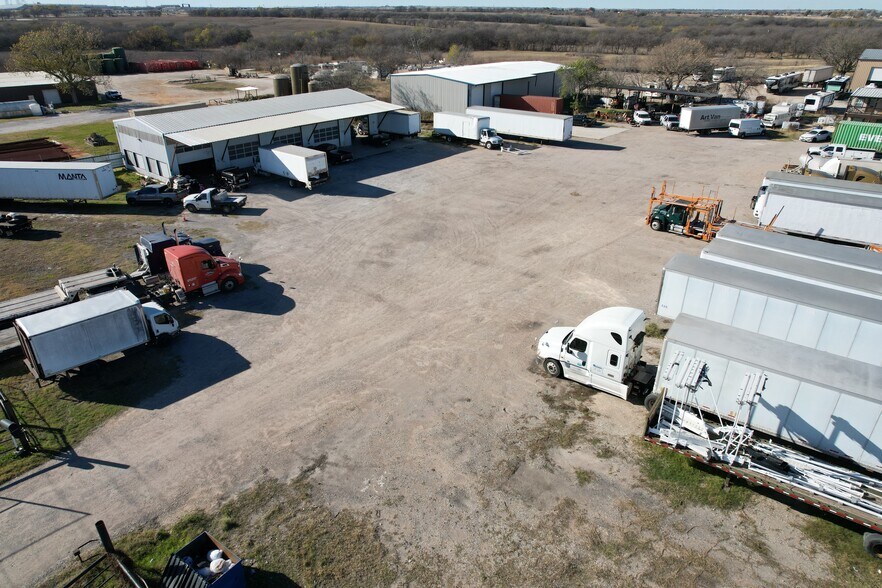 More Photos Of 9701 E Highway 67, Alvarado Service For Sale