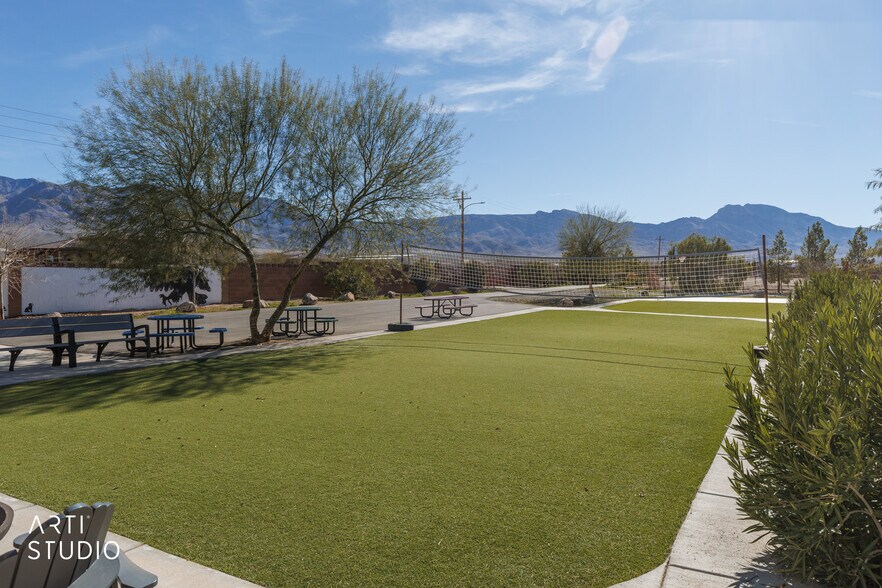 More Photos Of 3767 S Scenic Blvd, Littlefield Flex For Sale