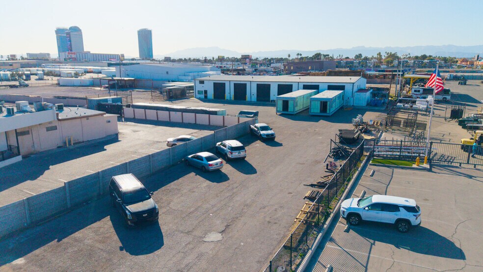 More Photos Of 3635 Polaris Ave, Las Vegas Industrial For Lease