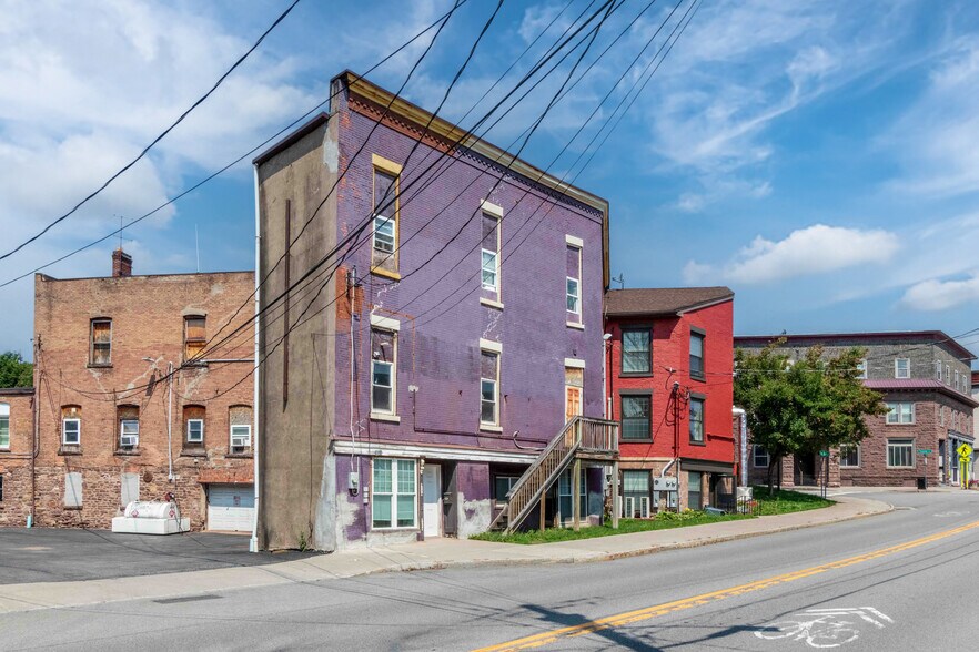 More Photos Of 4 Thomas St, Holley Restaurant For Sale