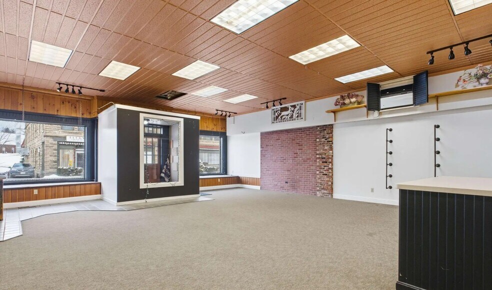 More Photos Of 47 Main St, Ashland Freestanding For Sale