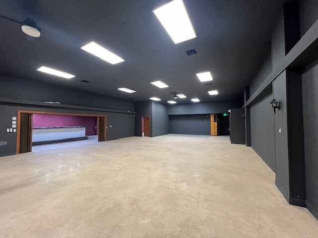 More Photos Of 8548 Lankershim Blvd, Sun Valley Warehouse For Sale